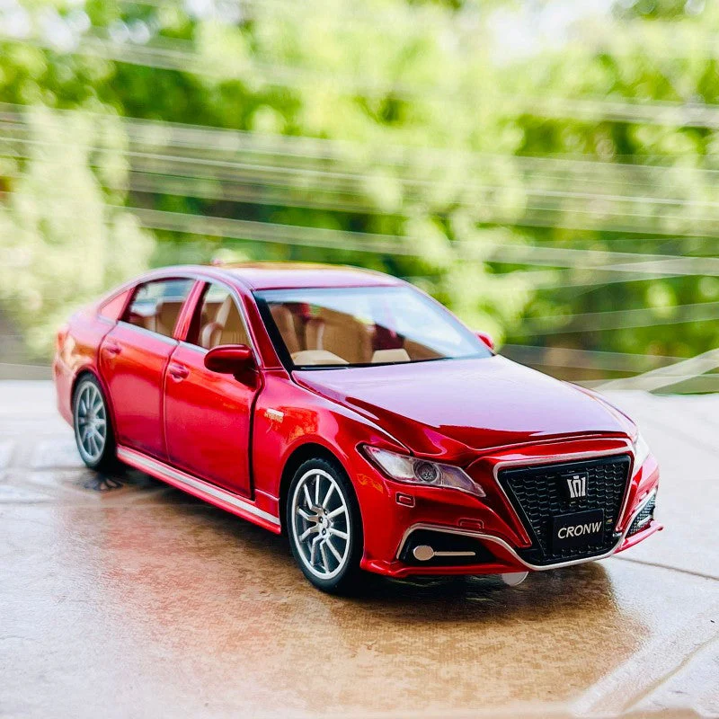 Alloy Metal Pull Back Die-cast Car 1:32 Toyota Crown Diecast Metal Pullback Toy car with Openable Doors & Light, Music - Image 3