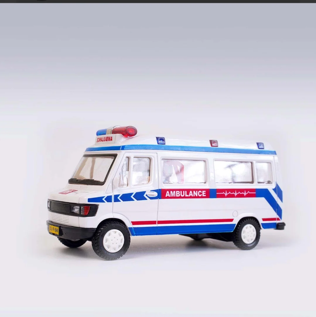 Centy Toys Ambulance White with Openable Tail gate Detachable Stretcher Saline Stand Oxygen Cylinder Pull Back Action - Image 7