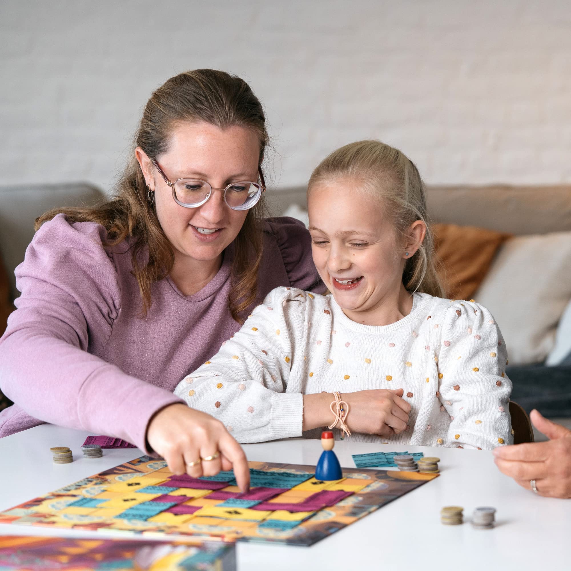 Gigamic Marrakech Strategy Board Game - Image 5