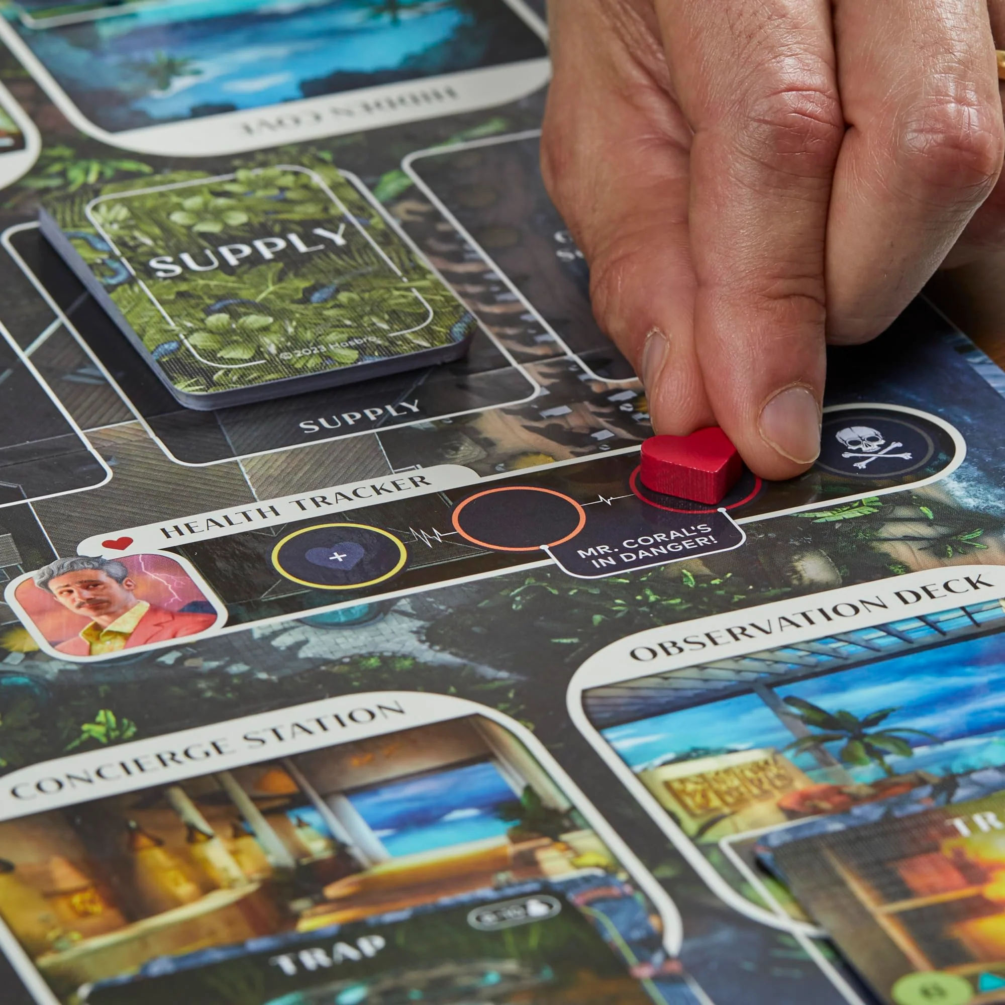 Hasbro Gaming Clue Conspiracy Board Game - Image 4