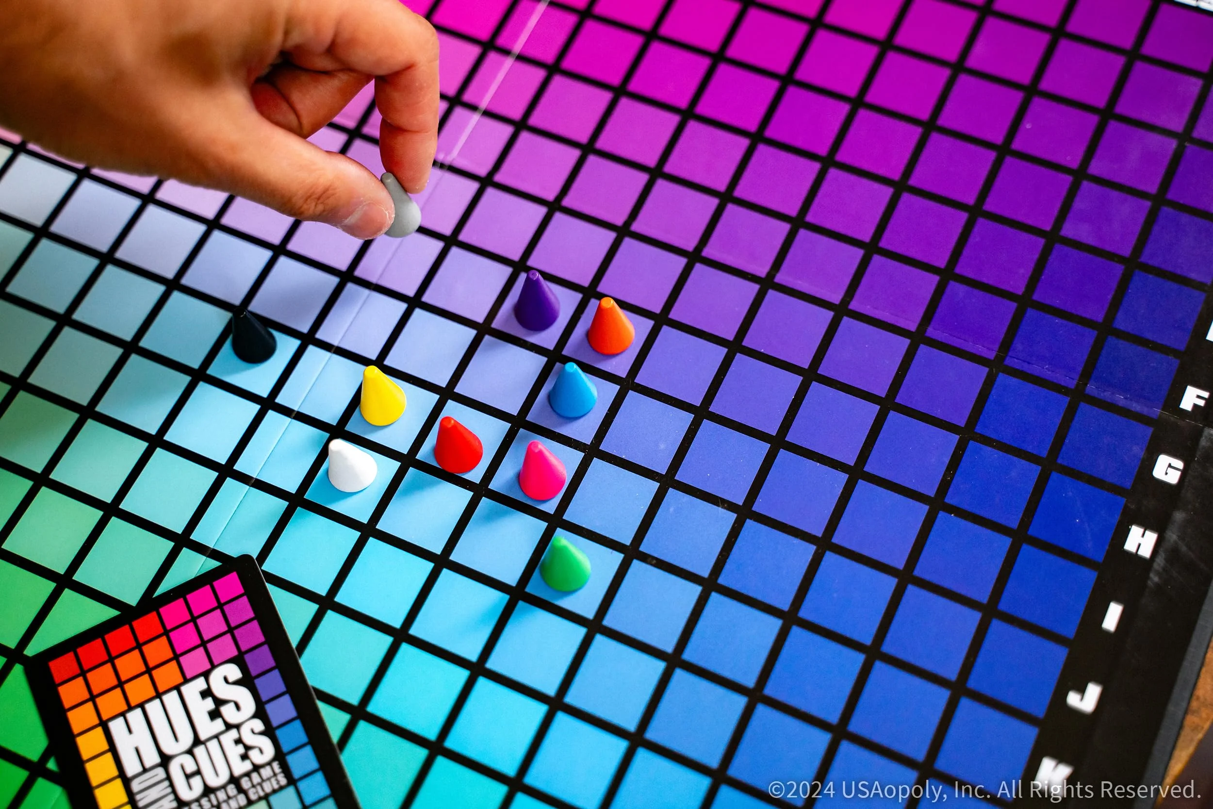 Hues and Cue - Vibrant Color Guessing Board Game for 3-10 Players Ages 8+ Connect Clues and Guess from 480 Color Squares - Image 8