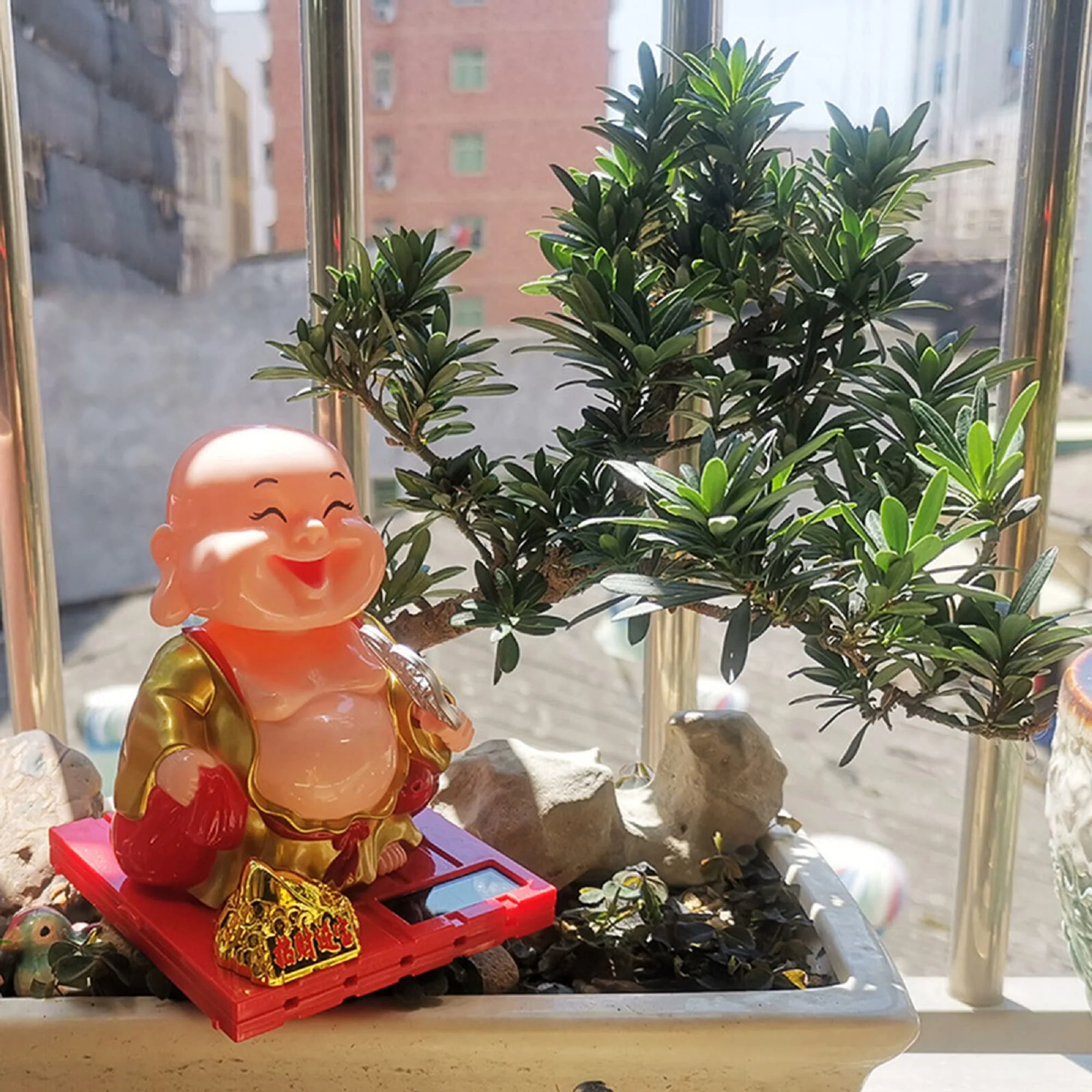 Little Monk Figurine, Solar Chinese Little Buddha Monk Statue, Bring Good Fortune Decoration Ornament, Funny Car Shaking Head Toy, Solar Power Nodding Head Dancing Toy - Image 4