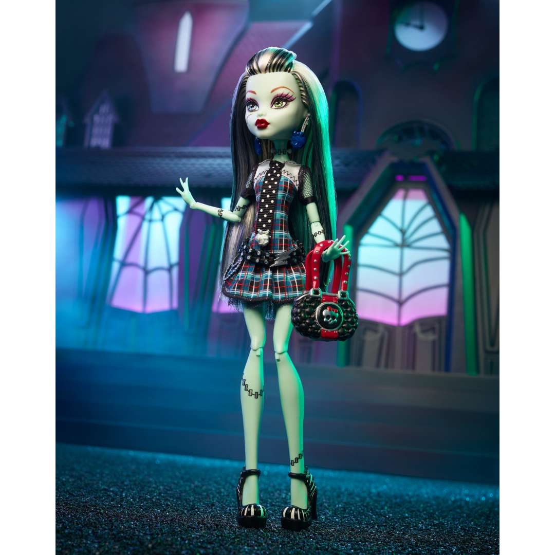 Monster High Frankie Stein Reproduction Doll With Doll Stand & Accessories HGC31 - Image 6