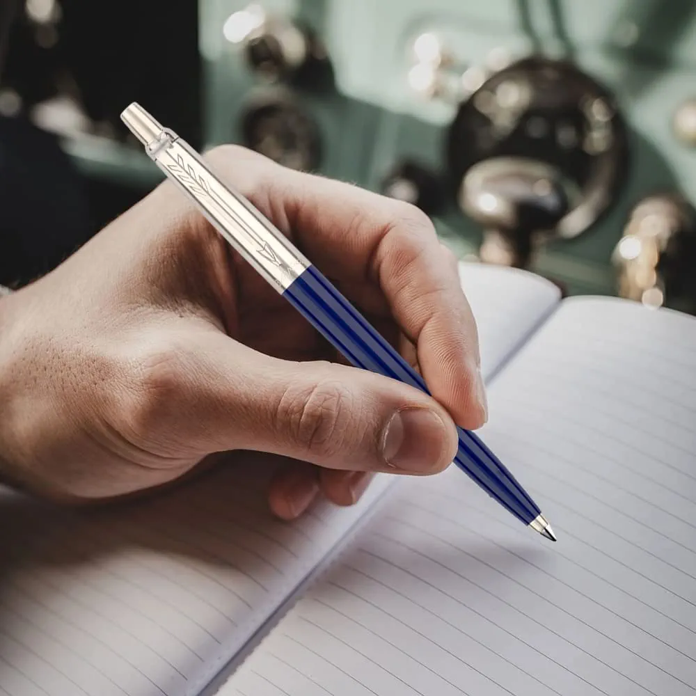 Parker Jotter Standard Chrome Trim Ball Pen - Image 4