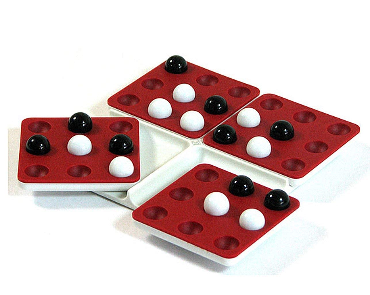 Pentago Mind Bending Board Game - Image 3
