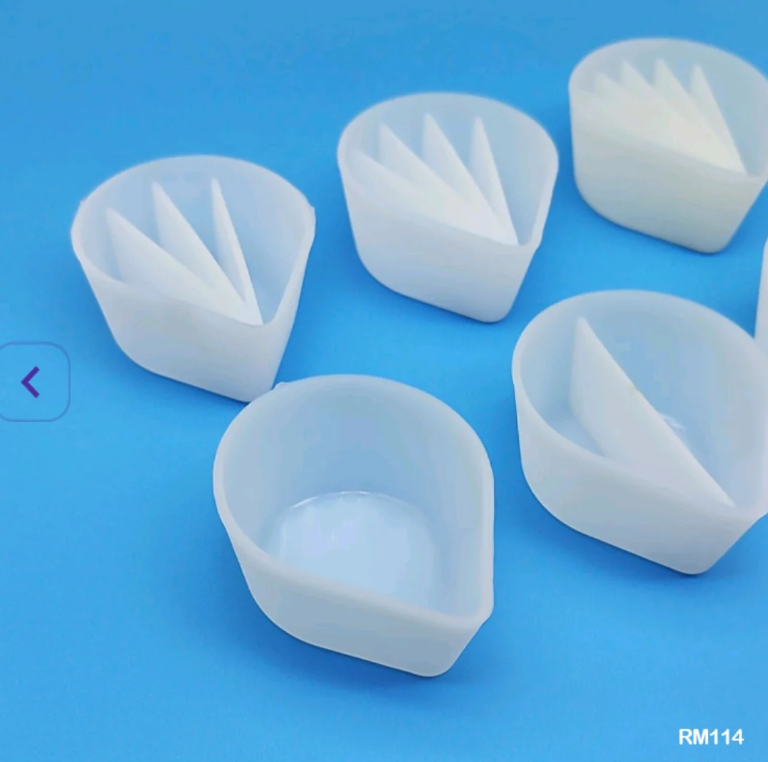 Silicone Mould Pouring Cup Set - Image 3